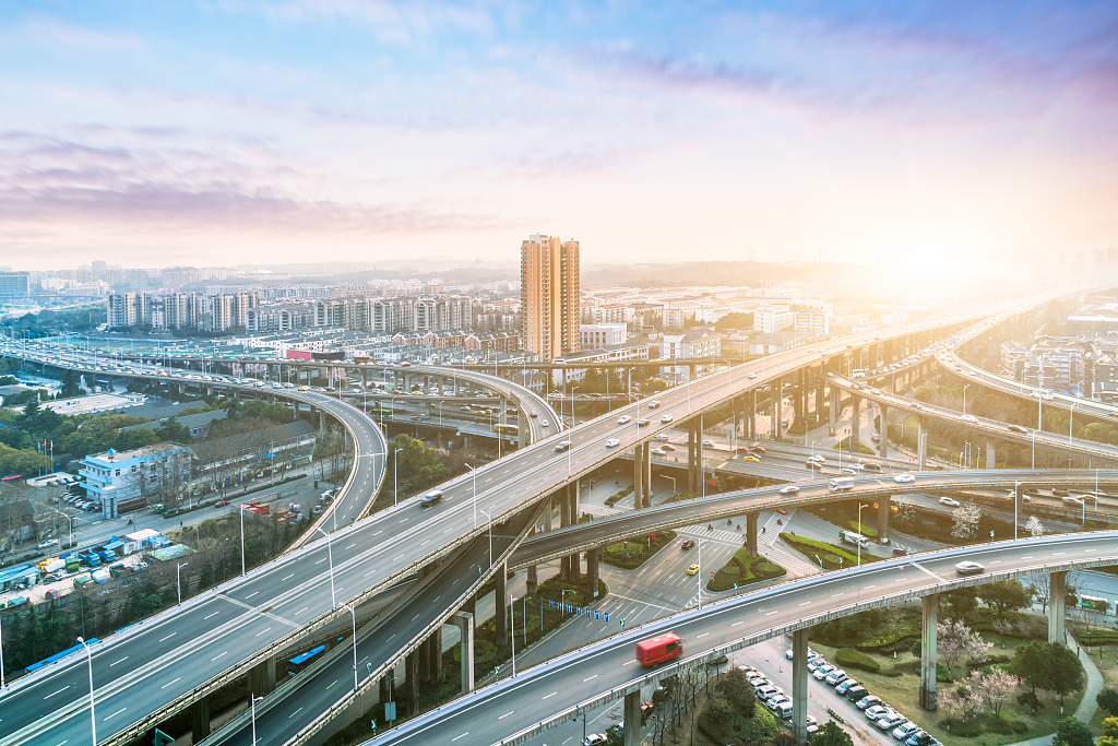 自动驾驶汽车和机器学习：重塑交通的未来